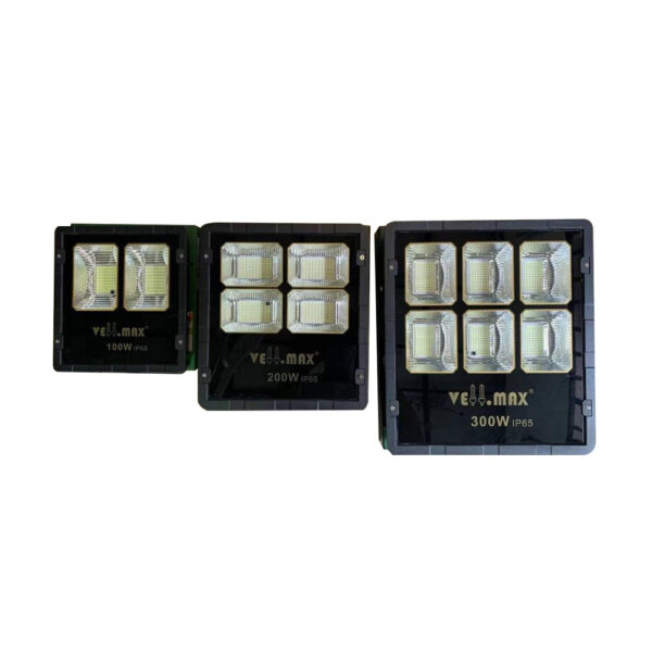 Vellmax Solar Street Lights (100W to 300W) - Image 2